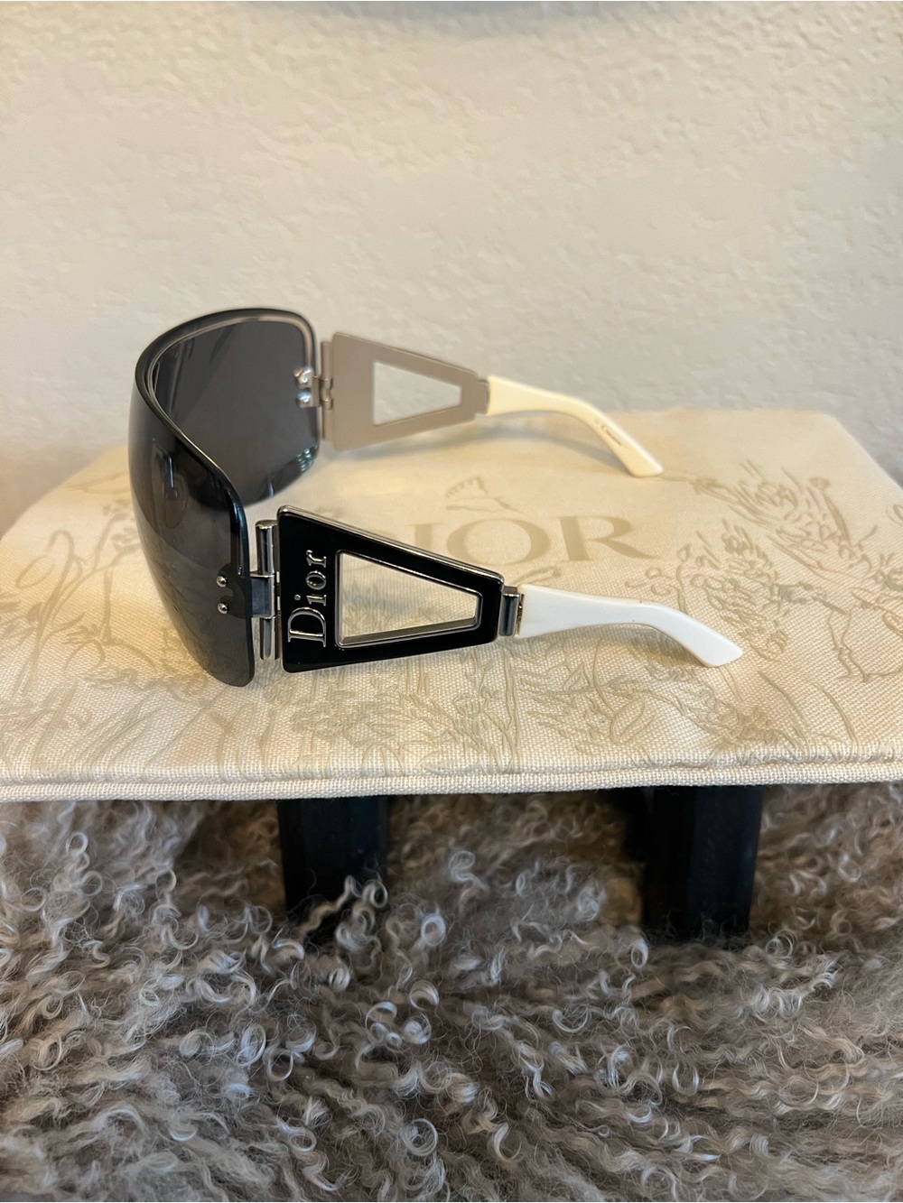 Dior Vintage ESCRIME 1 Black and White Shield Logo Sunglasses - Picture 3 of 11